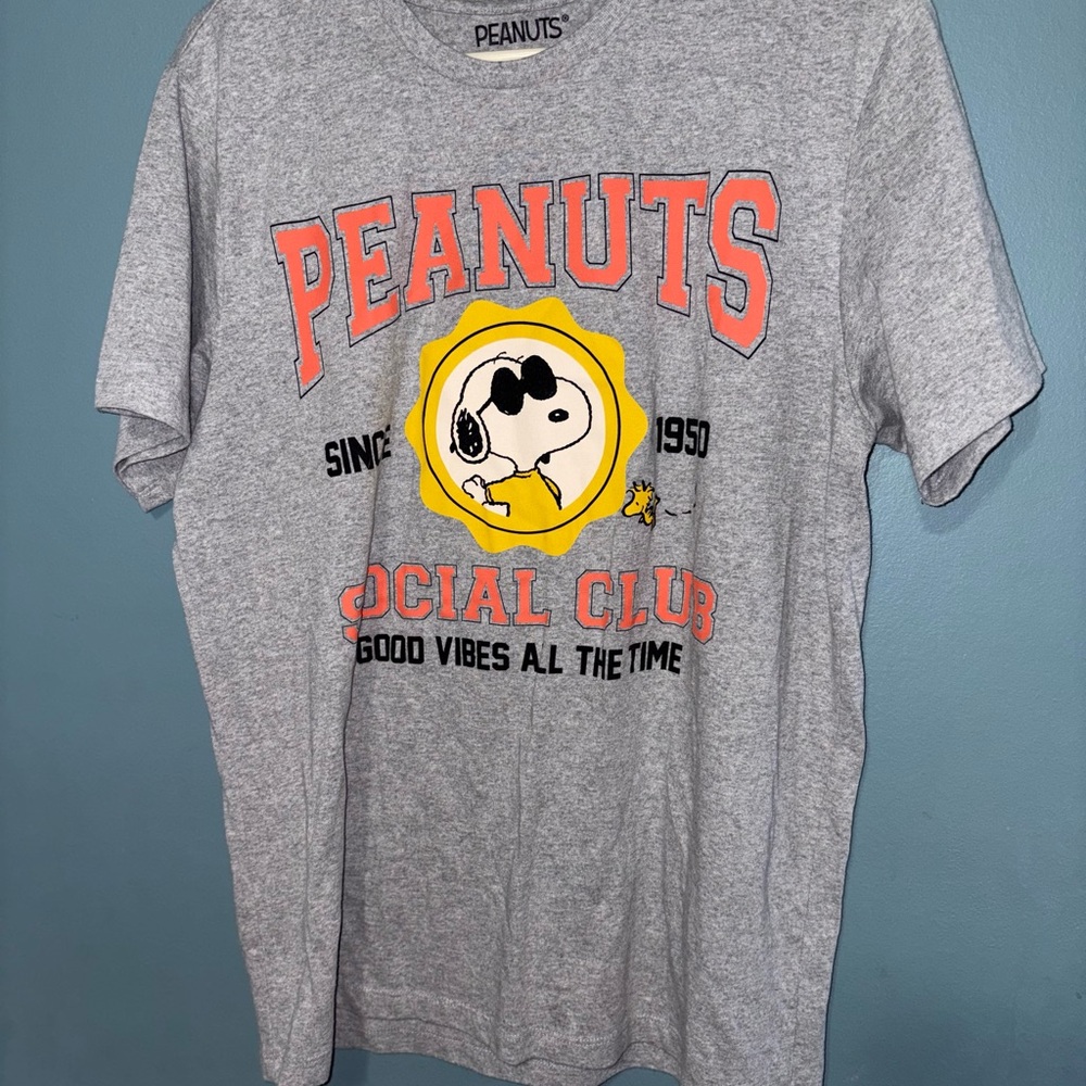 Peanuts Gray T-Shirt with Snoopy and Yellow Accent